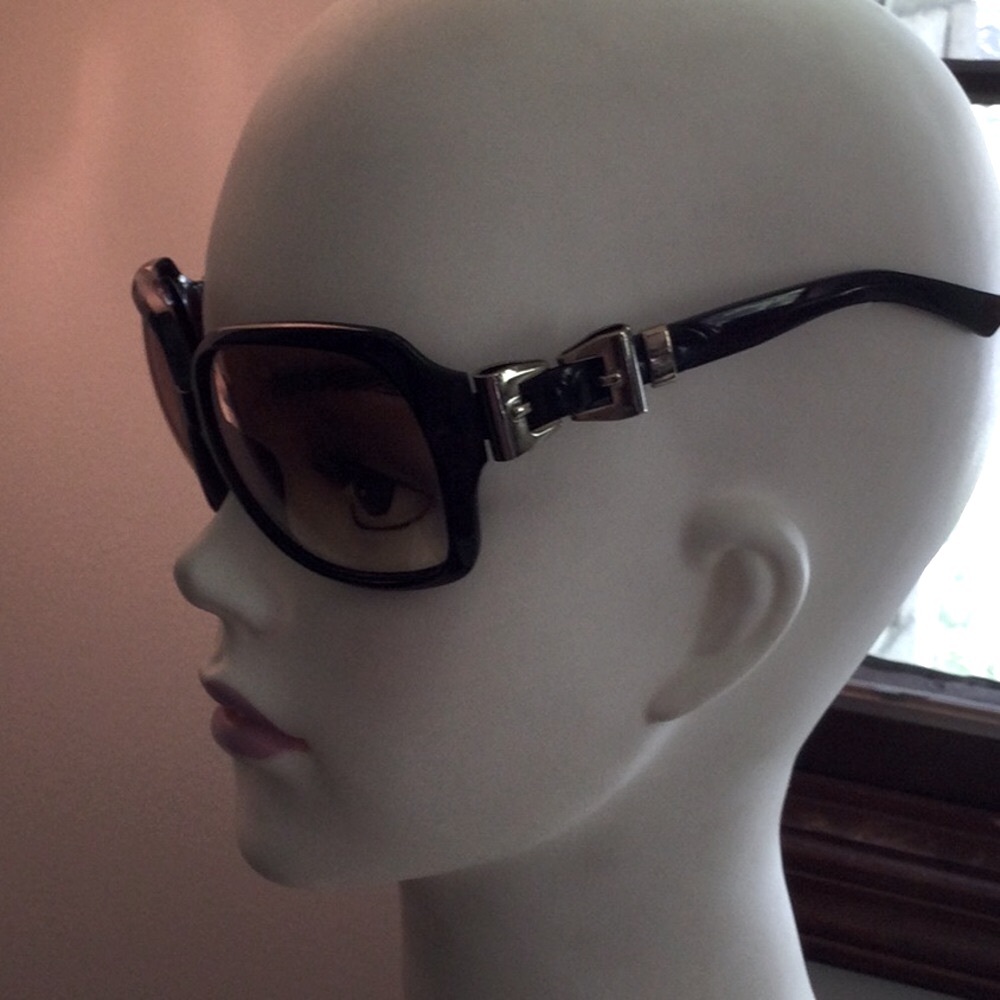 GUCCI Elegant Brown Sunglasses